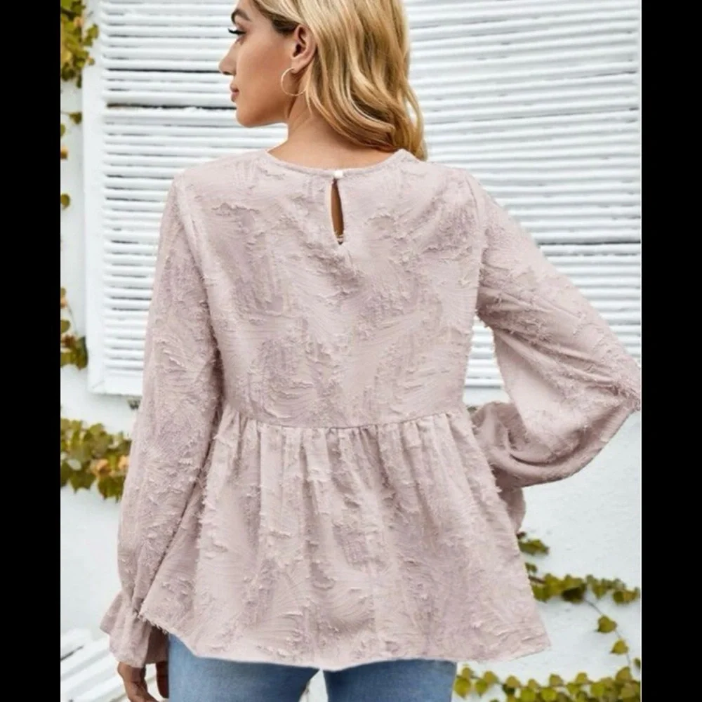 Chic Textured Blouse with Flared Sleeves a Feathery Baby Doll Pastel Lilac Top - Picture 2 of 5